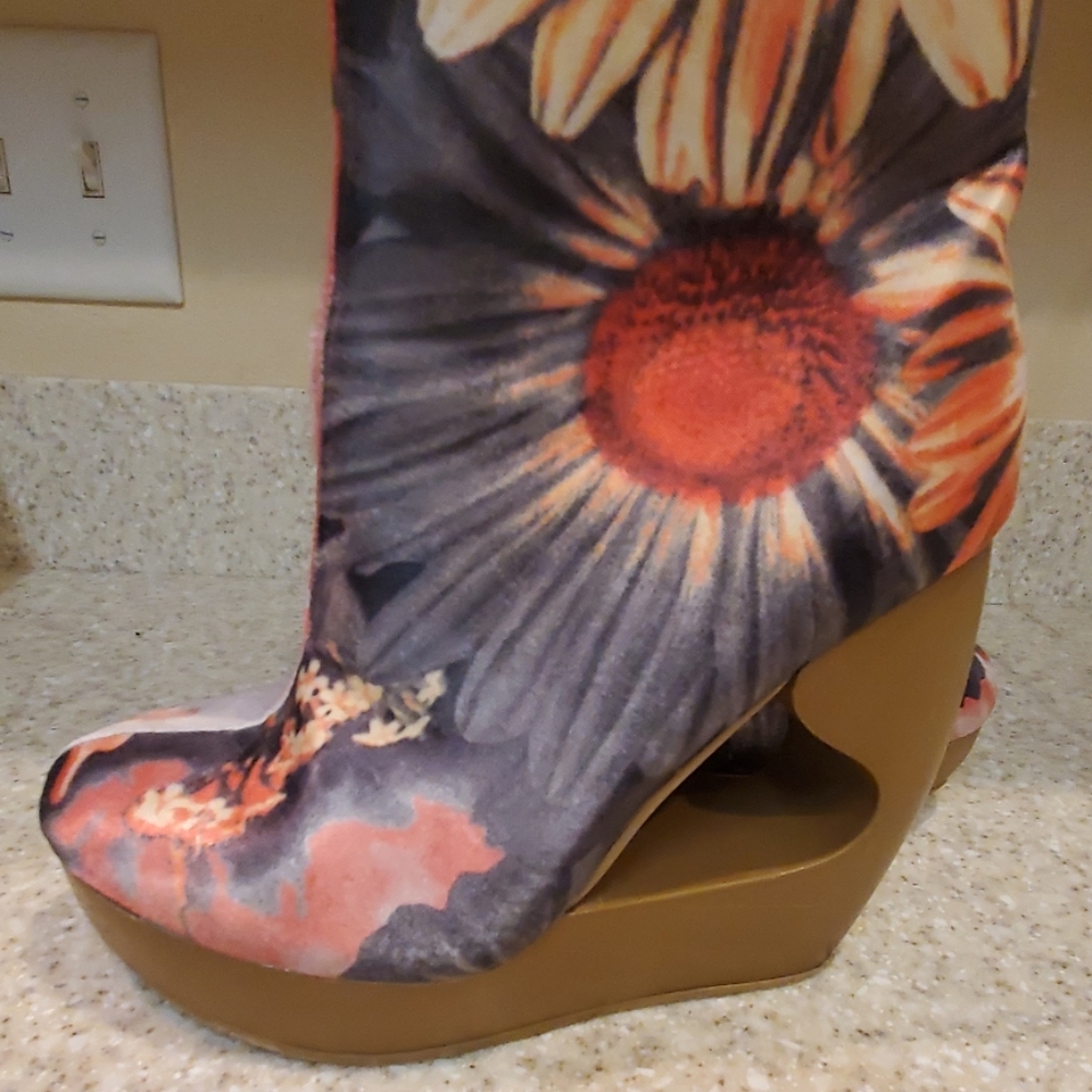 Flower Print Ankle boots